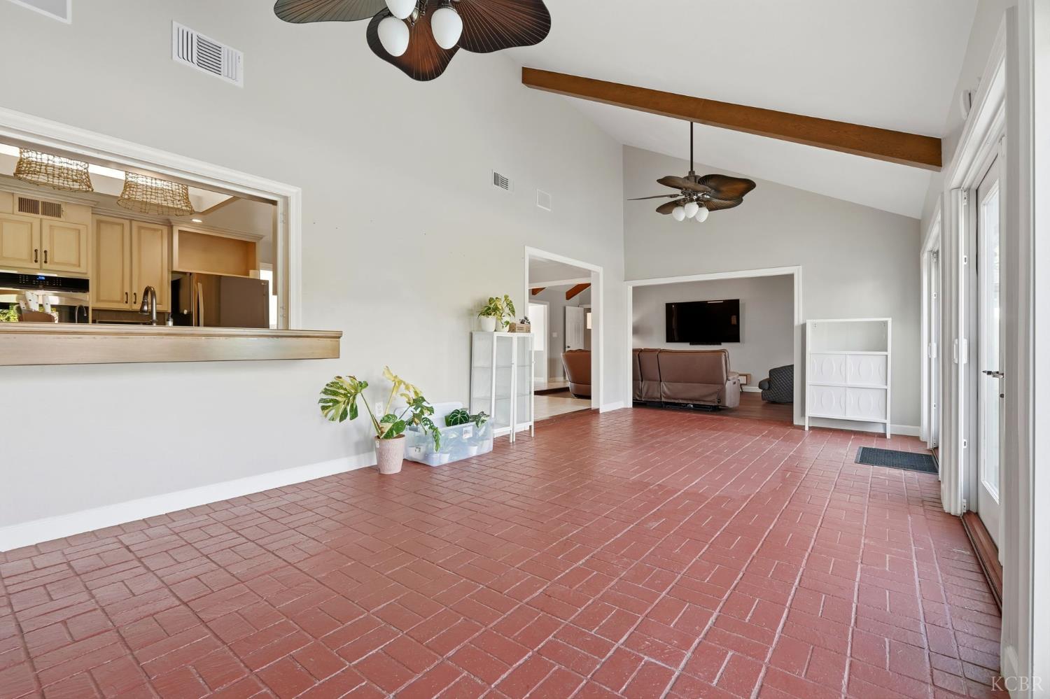 388 Timberline Ct, Hanford, CA 93230