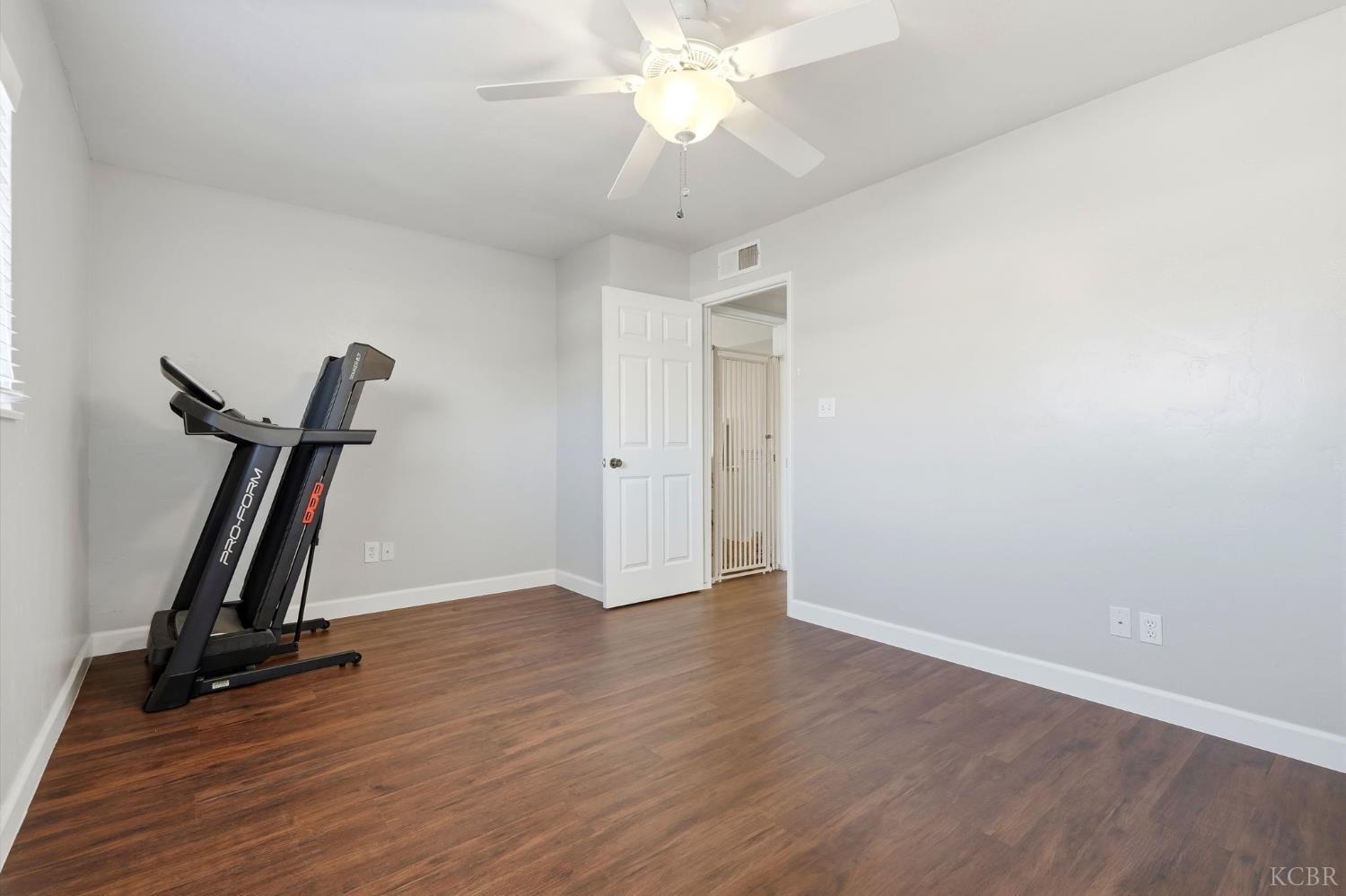 388 Timberline Ct, Hanford, CA 93230