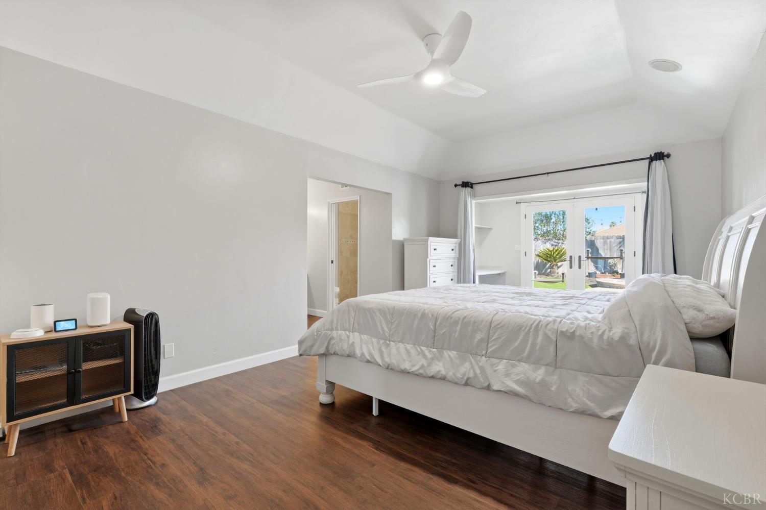 388 Timberline Ct, Hanford, CA 93230