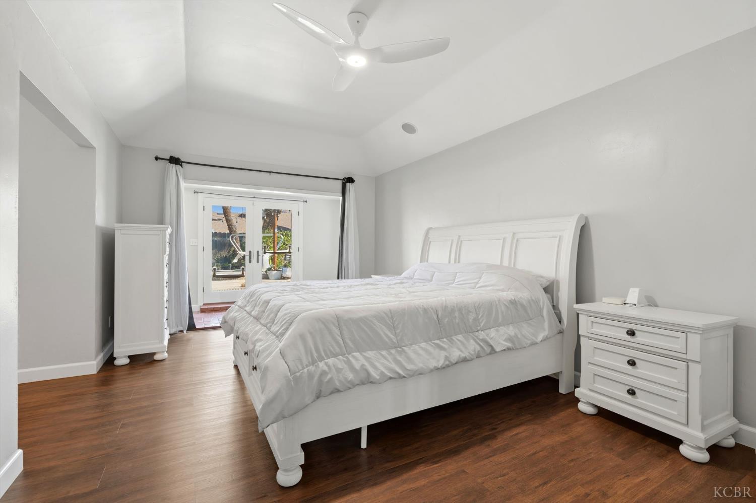 388 Timberline Ct, Hanford, CA 93230