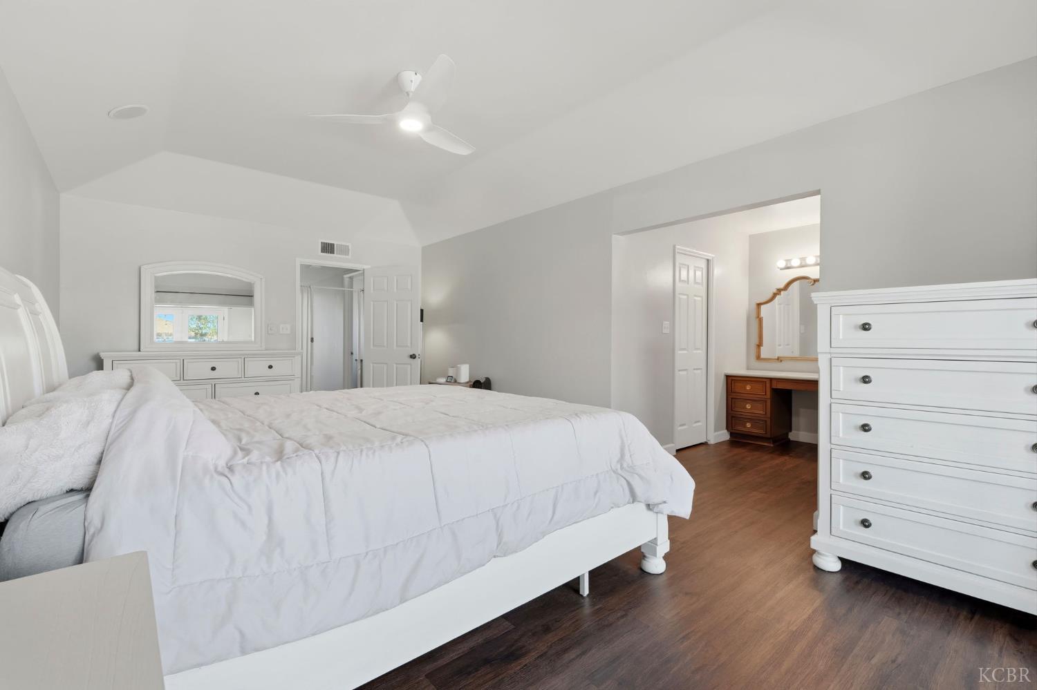 388 Timberline Ct, Hanford, CA 93230