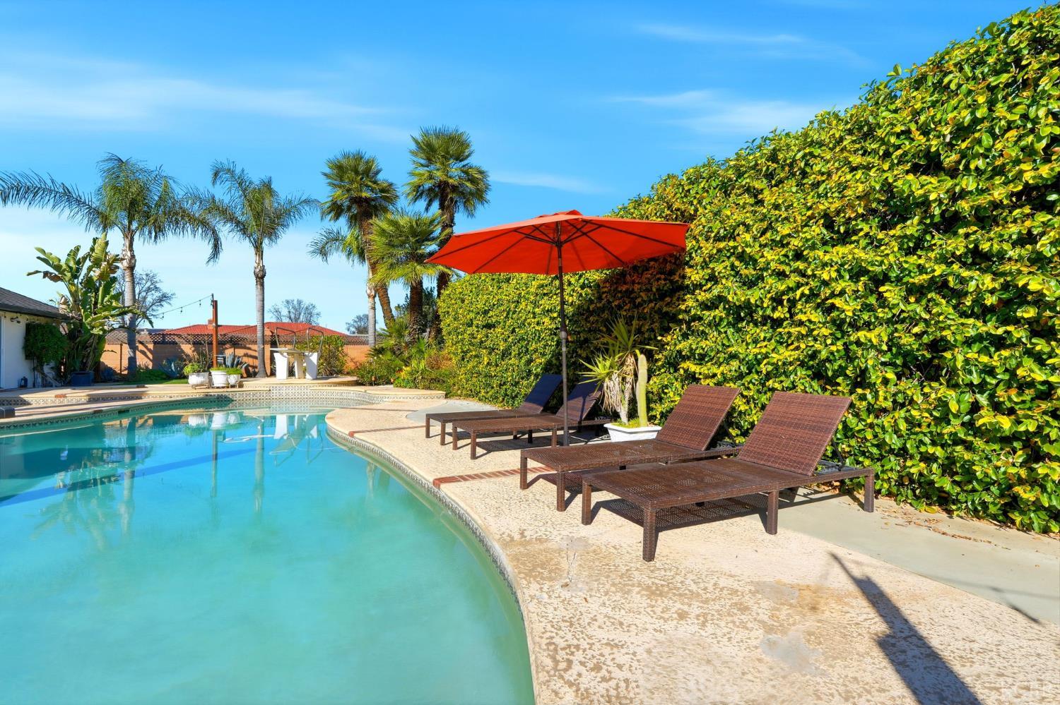 388 Timberline Ct, Hanford, CA 93230