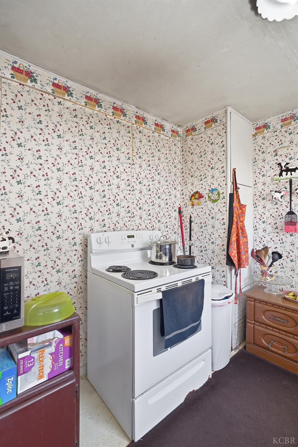 1810 Hardcastle Ave, Hanford, CA 93230