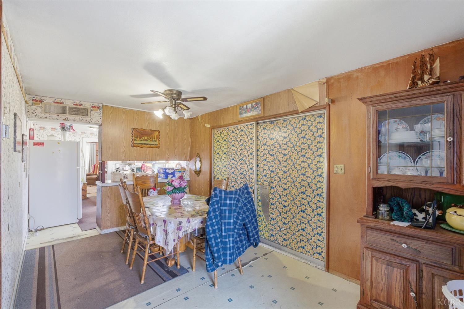 1810 Hardcastle Ave, Hanford, CA 93230