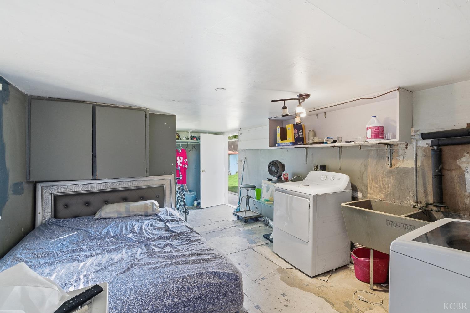 1810 Hardcastle Ave, Hanford, CA 93230