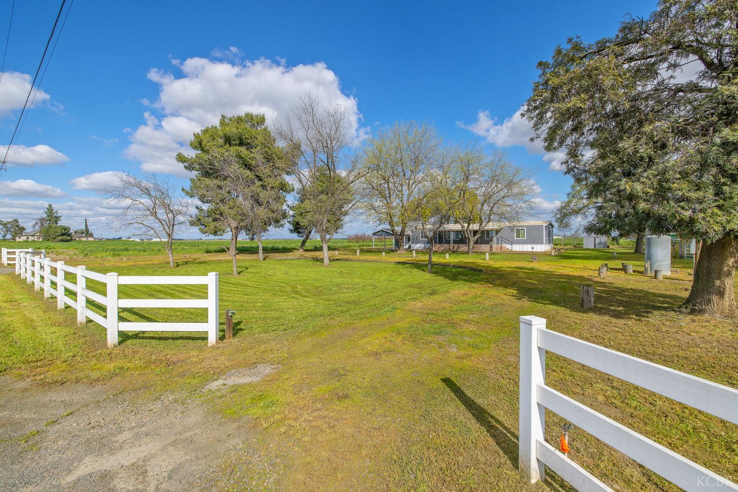 13941 9th Ave, Hanford, CA 93230