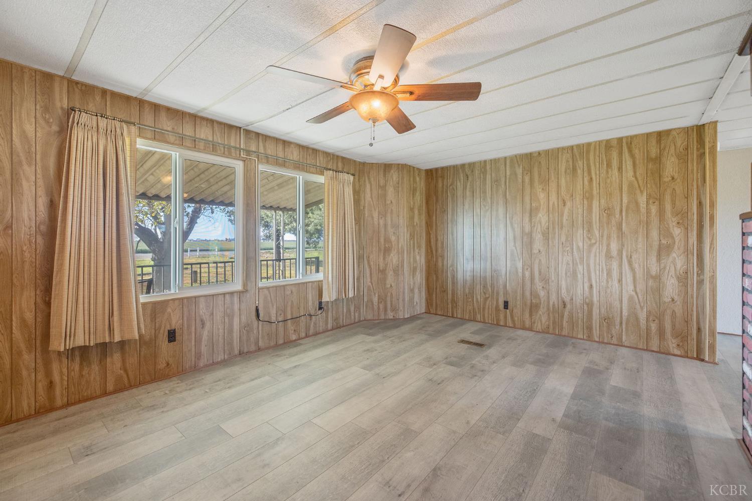 13941 9th Ave, Hanford, CA 93230