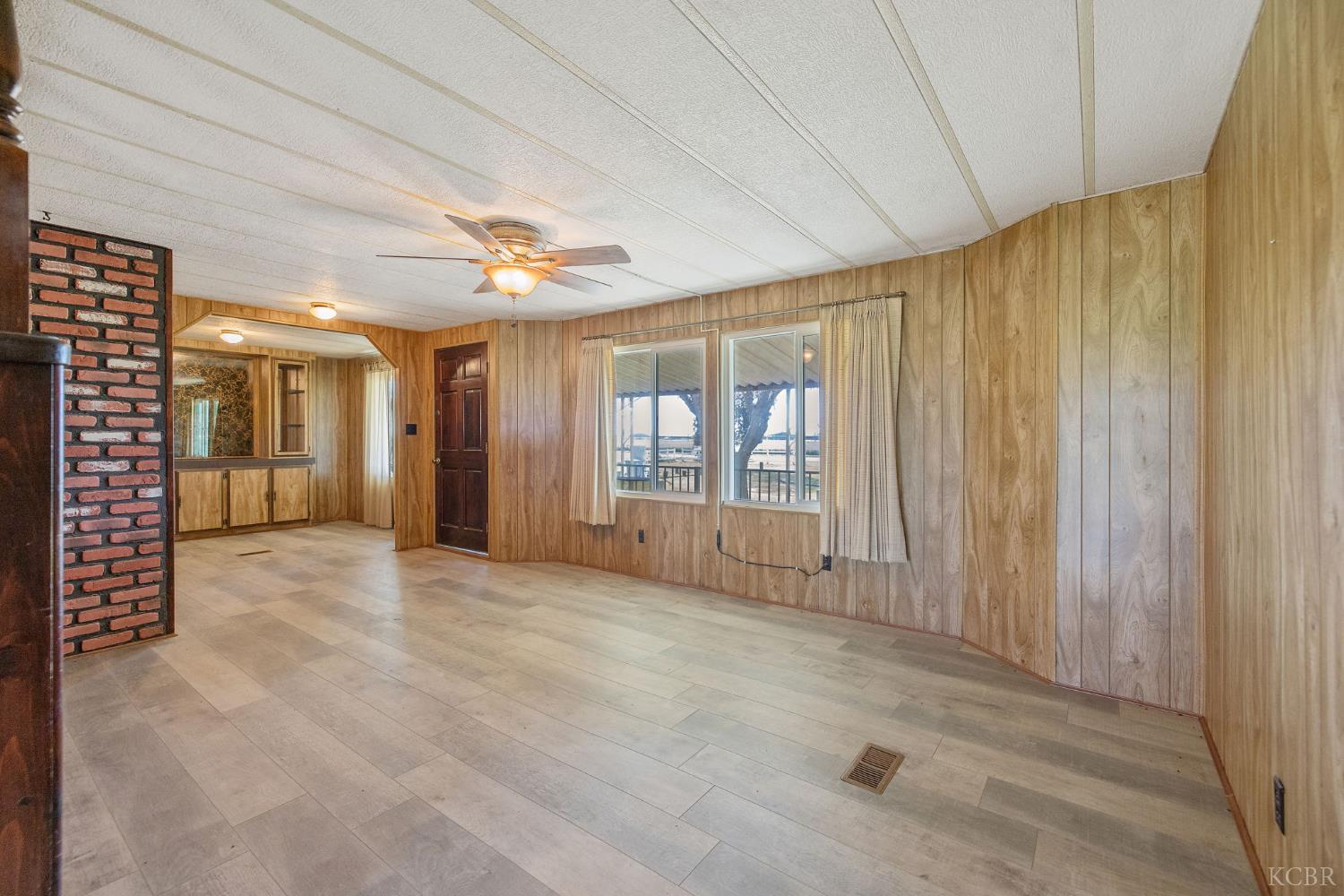 13941 9th Ave, Hanford, CA 93230