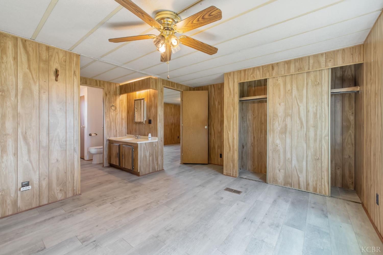 13941 9th Ave, Hanford, CA 93230