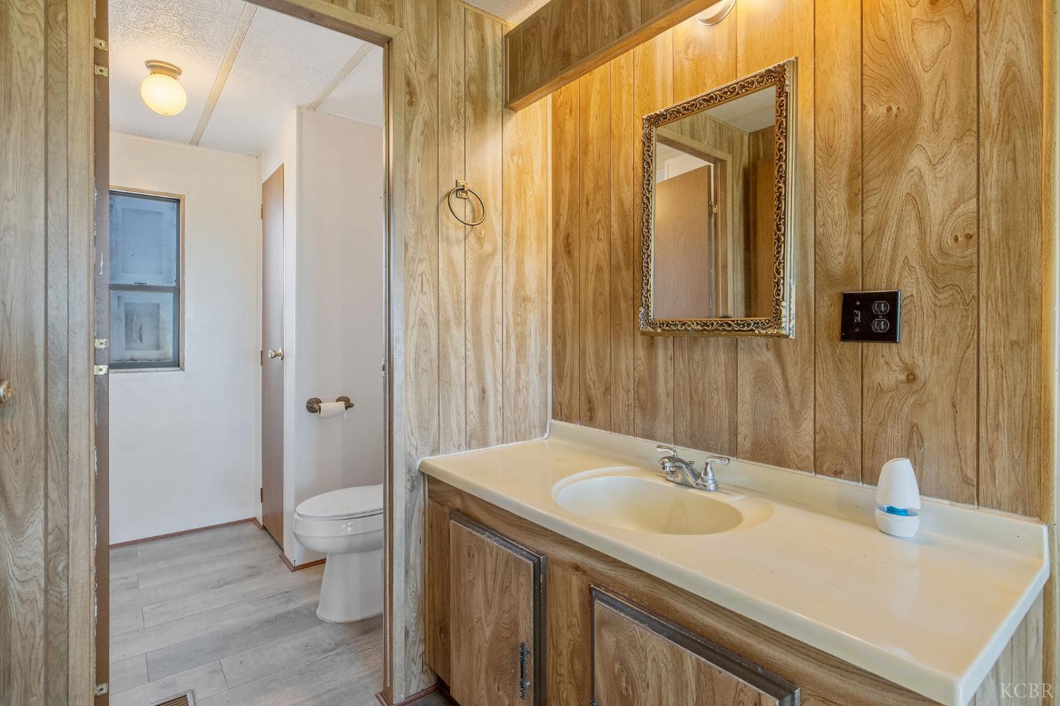 13941 9th Ave, Hanford, CA 93230