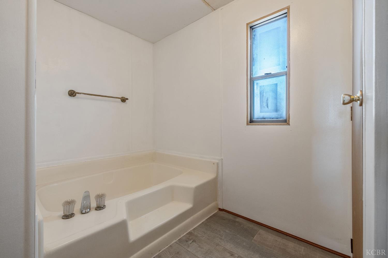 13941 9th Ave, Hanford, CA 93230