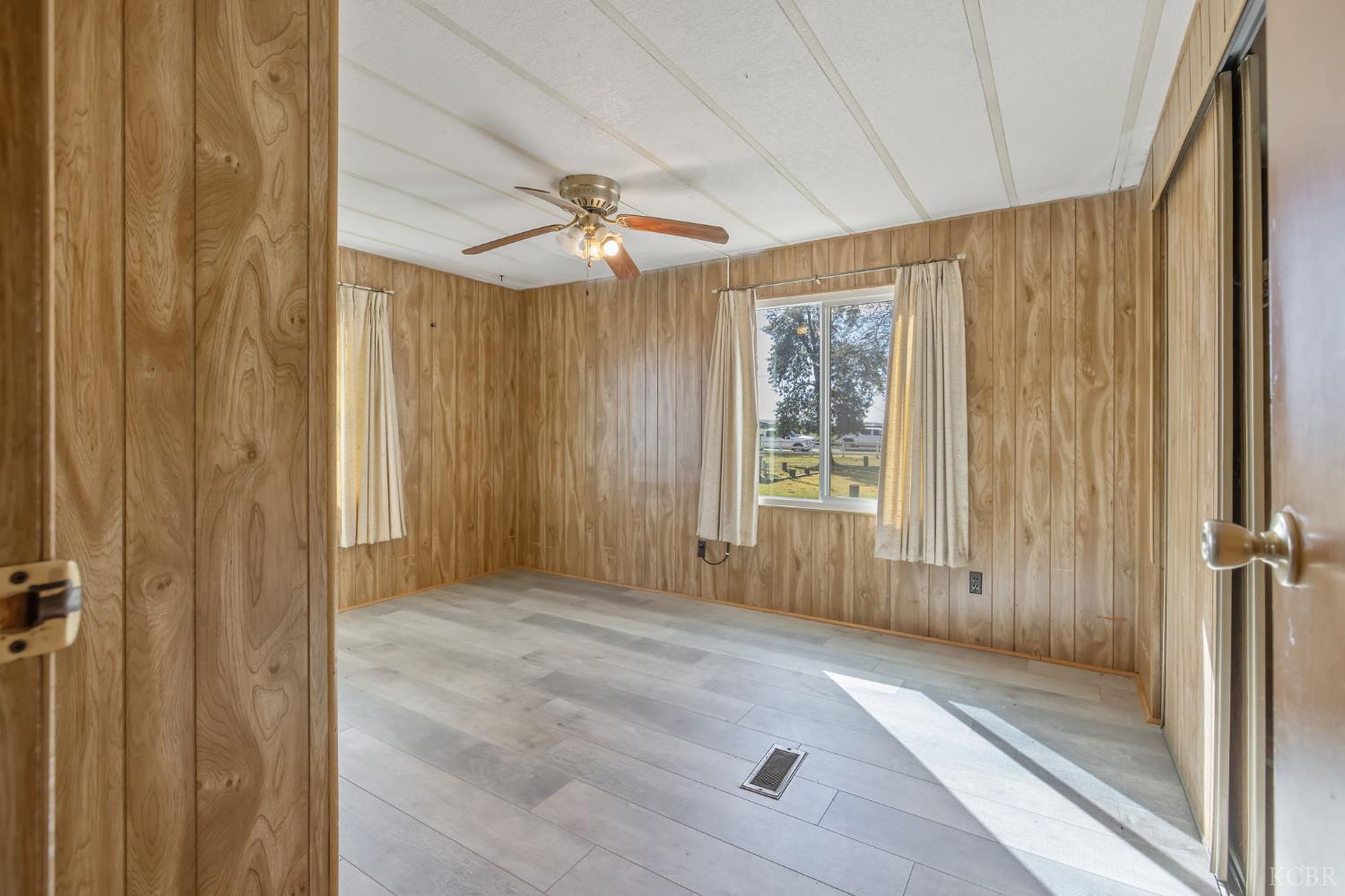 13941 9th Ave, Hanford, CA 93230