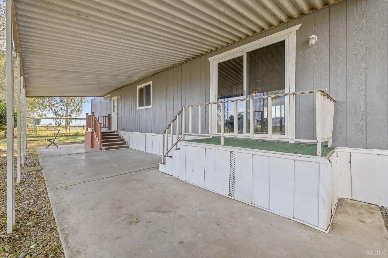 13941 9th Ave, Hanford, CA 93230