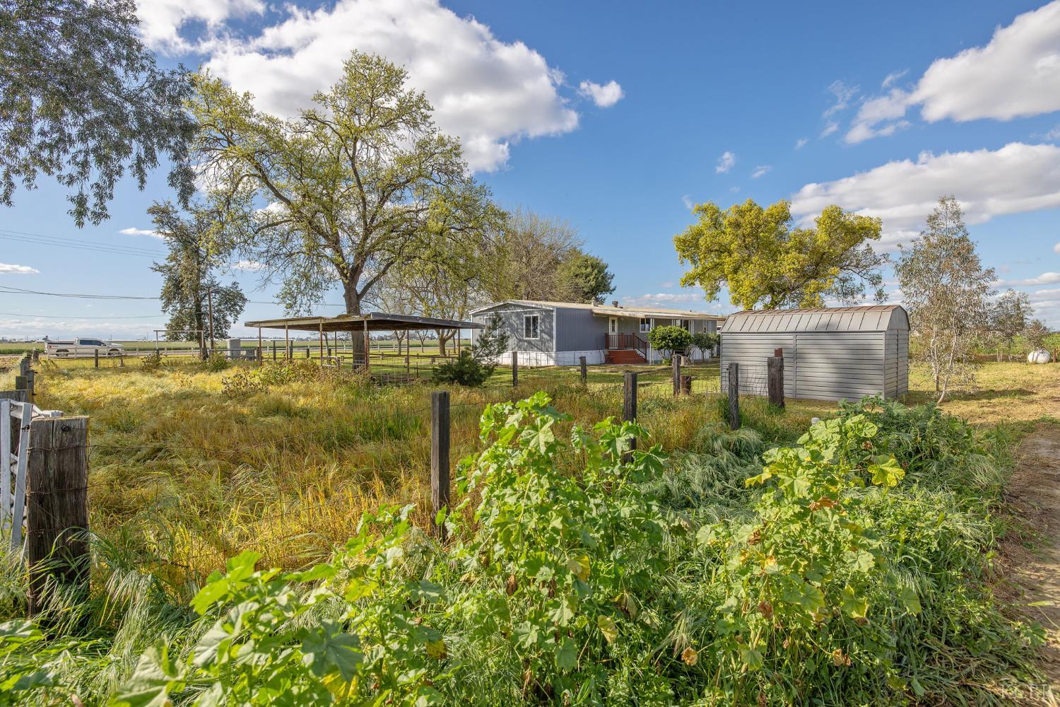 13941 9th Ave, Hanford, CA 93230