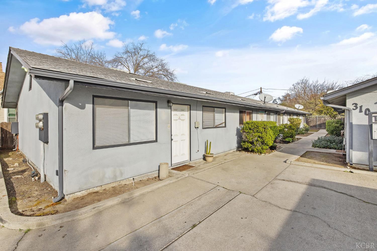310 Center St, Hanford, CA 93230