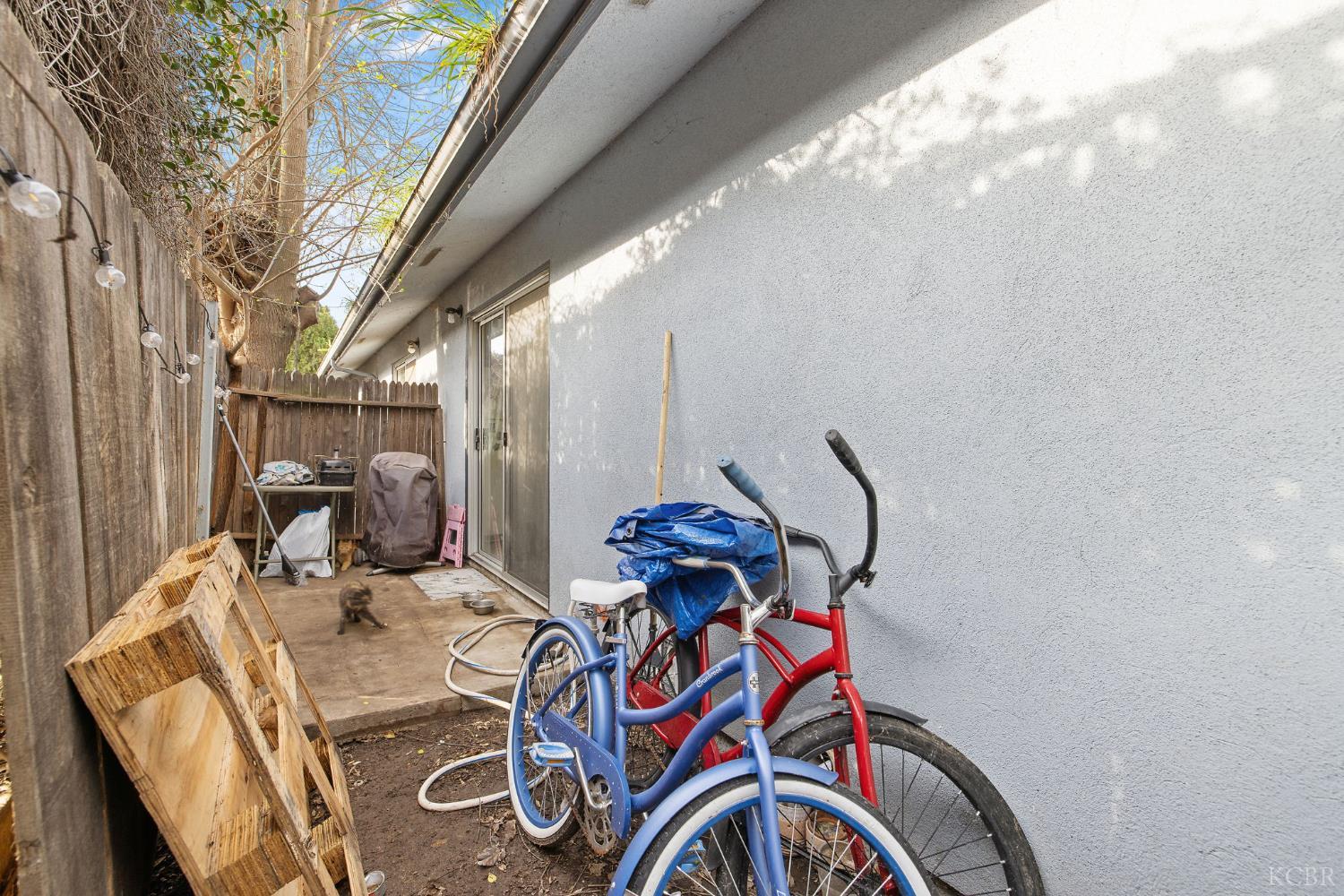 310 Center St, Hanford, CA 93230