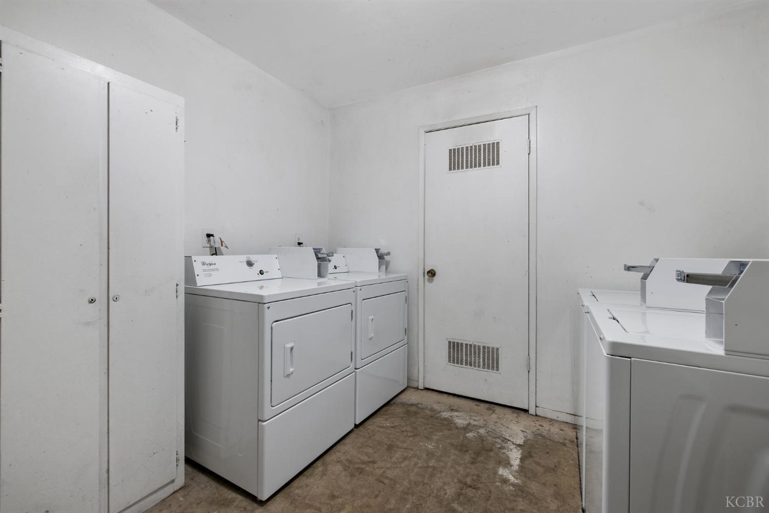 310 Center St, Hanford, CA 93230