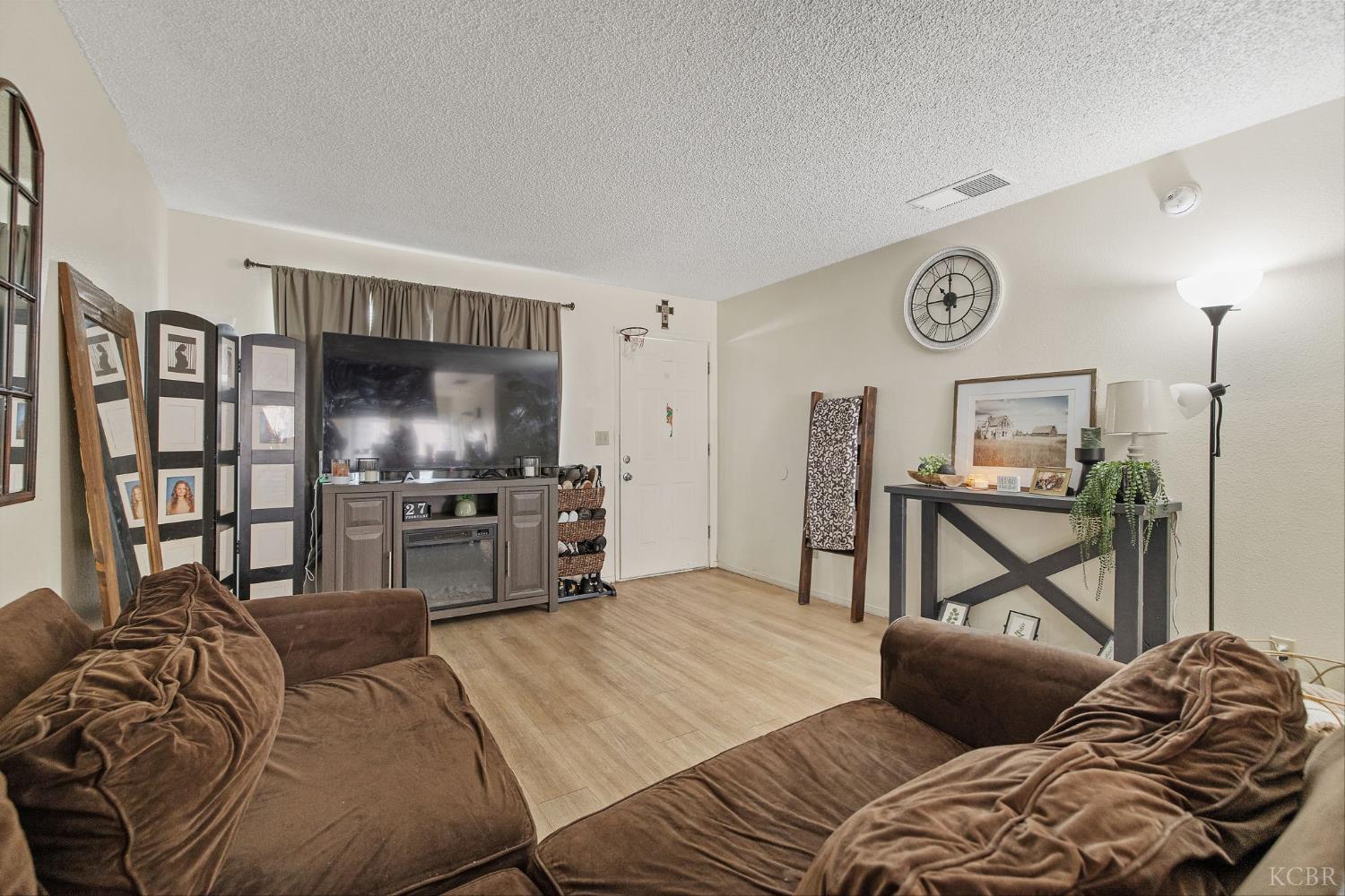 310 Center St, Hanford, CA 93230