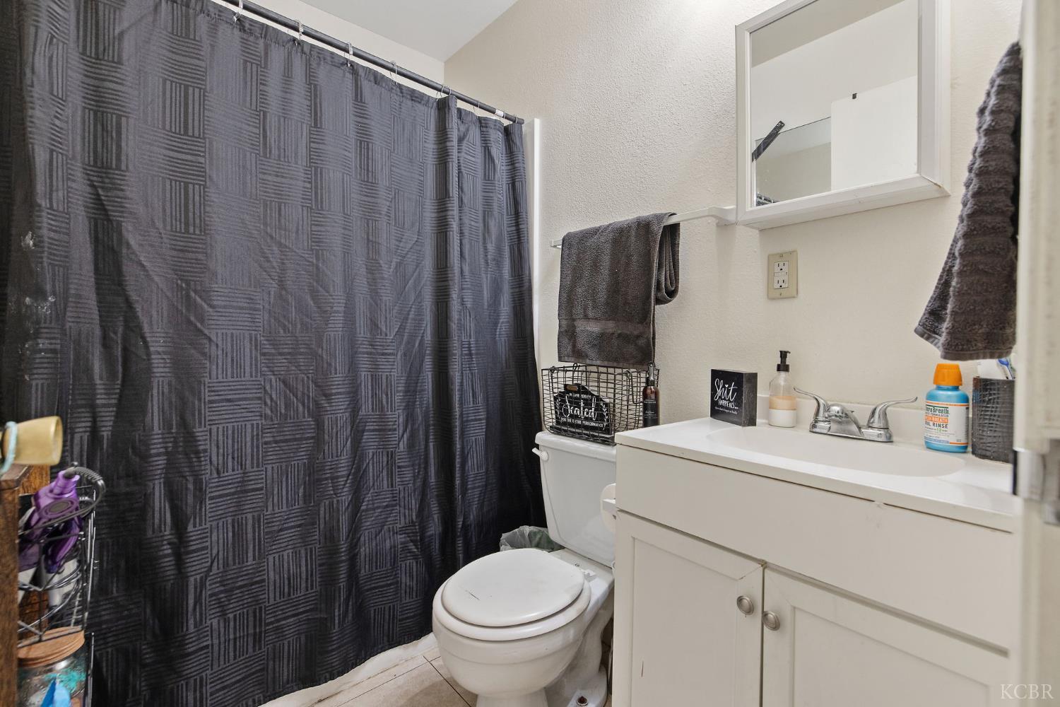 310 Center St, Hanford, CA 93230