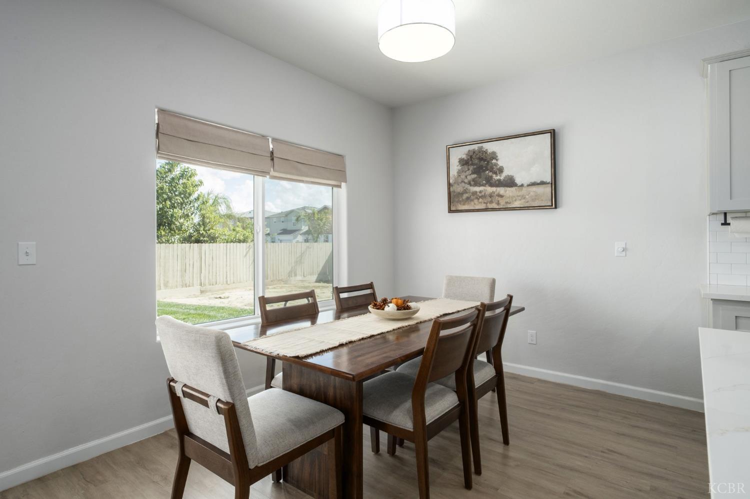 775 Kimball Ln, Hanford, CA 93230