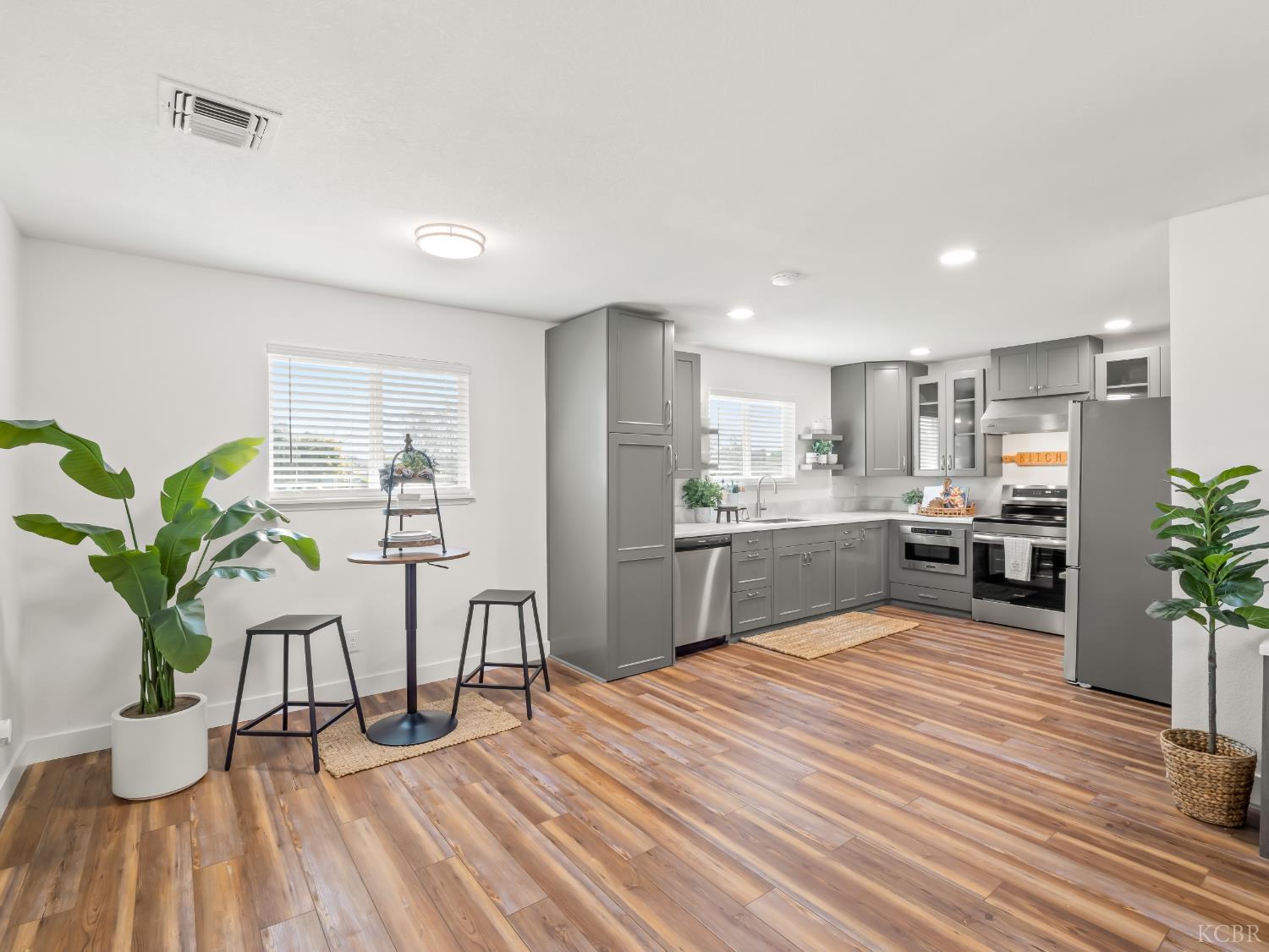 4785 E Washington Ave, Fresno, CA 93702