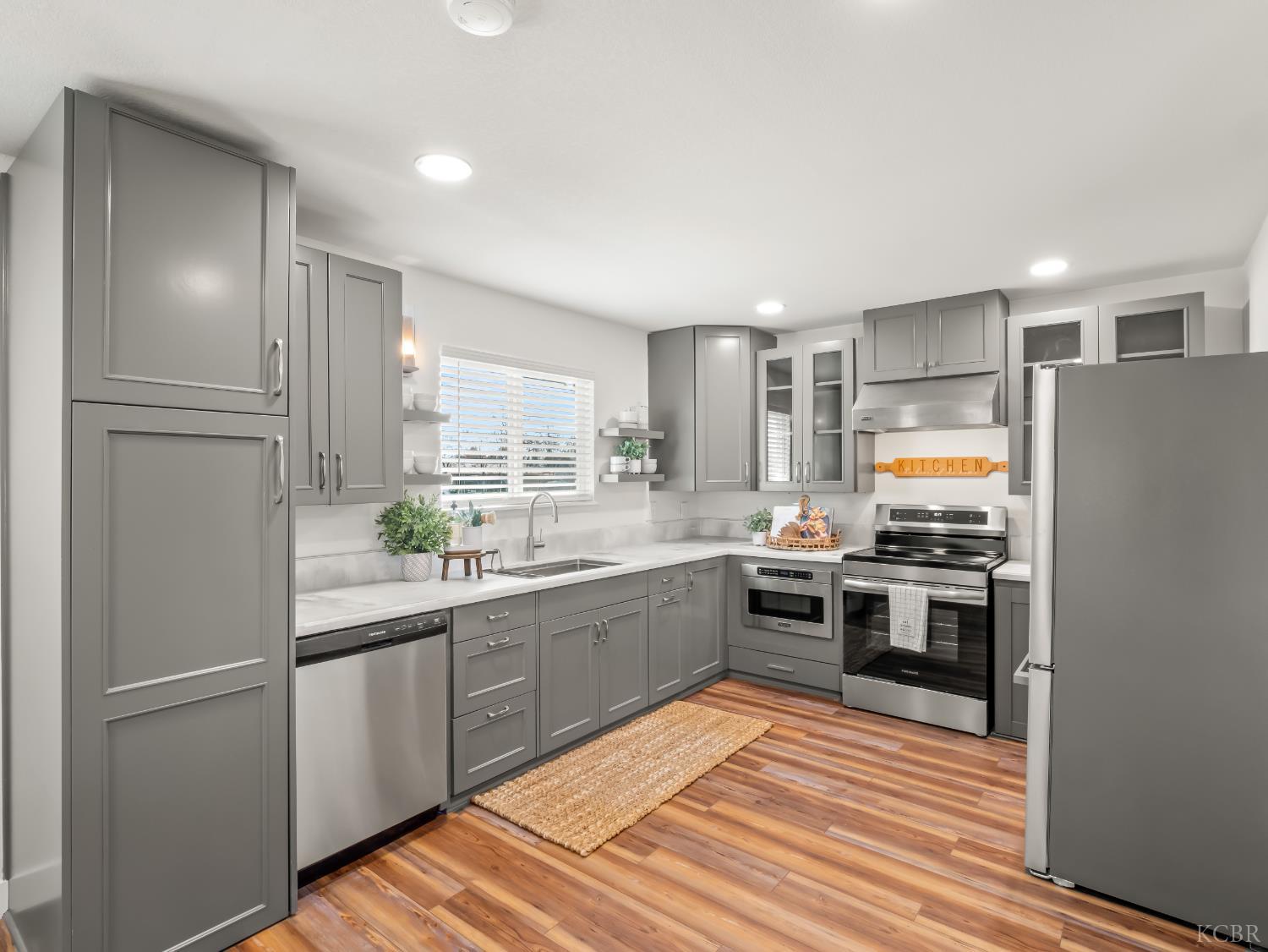 4785 E Washington Ave, Fresno, CA 93702