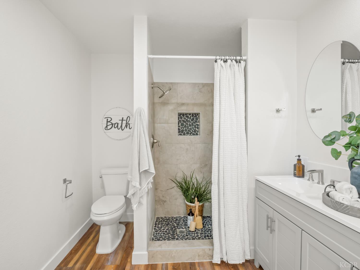 4785 E Washington Ave, Fresno, CA 93702