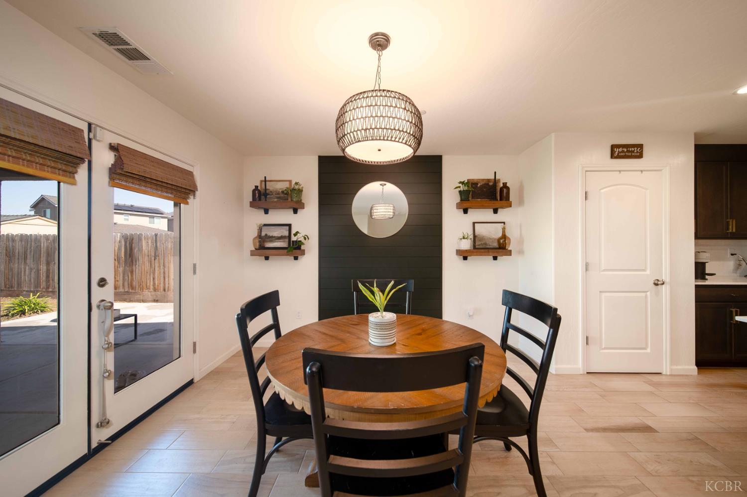 1360 W Angus Ct, Hanford, CA 93230