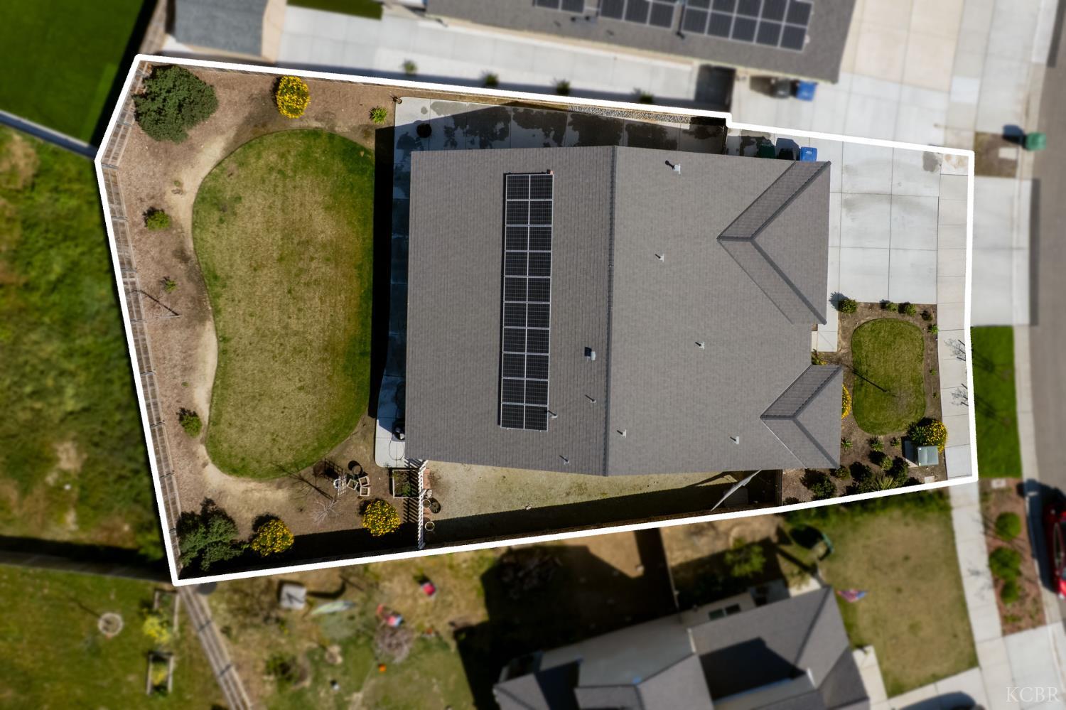 1360 W Angus Ct, Hanford, CA 93230