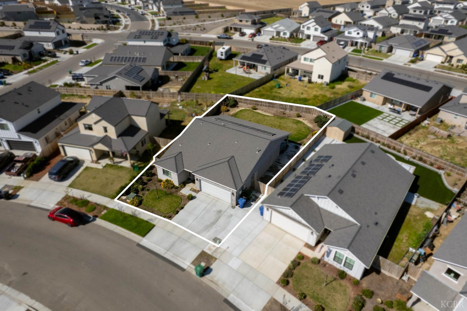 1360 W Angus Ct, Hanford, CA 93230