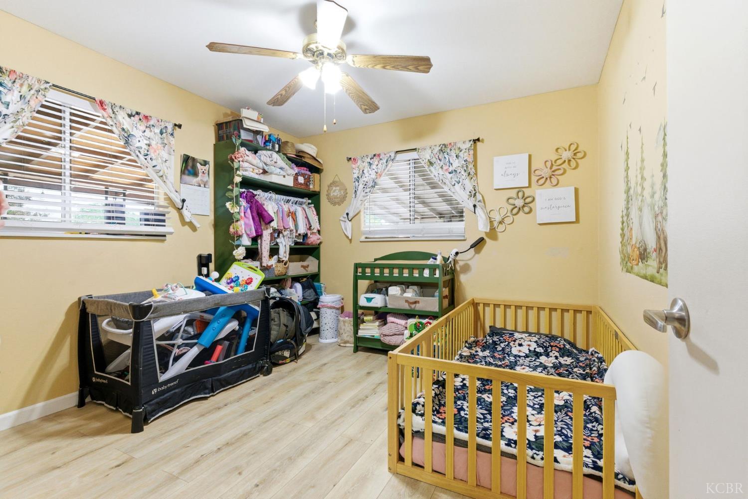 469 Pomgranate St, Woodlake, CA 93286