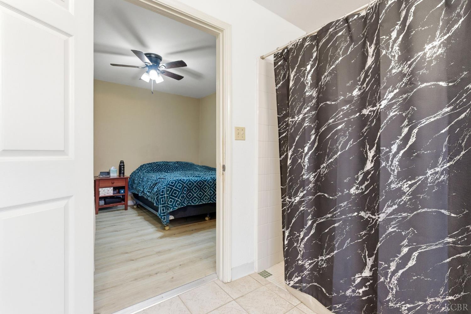 469 Pomgranate St, Woodlake, CA 93286