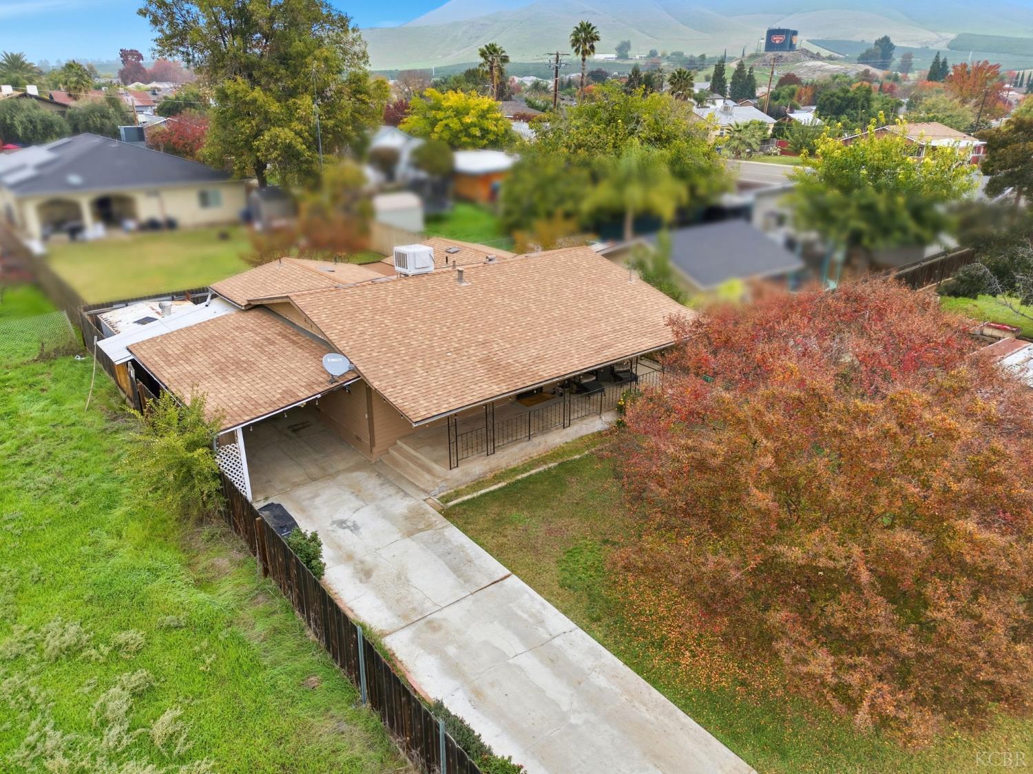 469 Pomgranate St, Woodlake, CA 93286