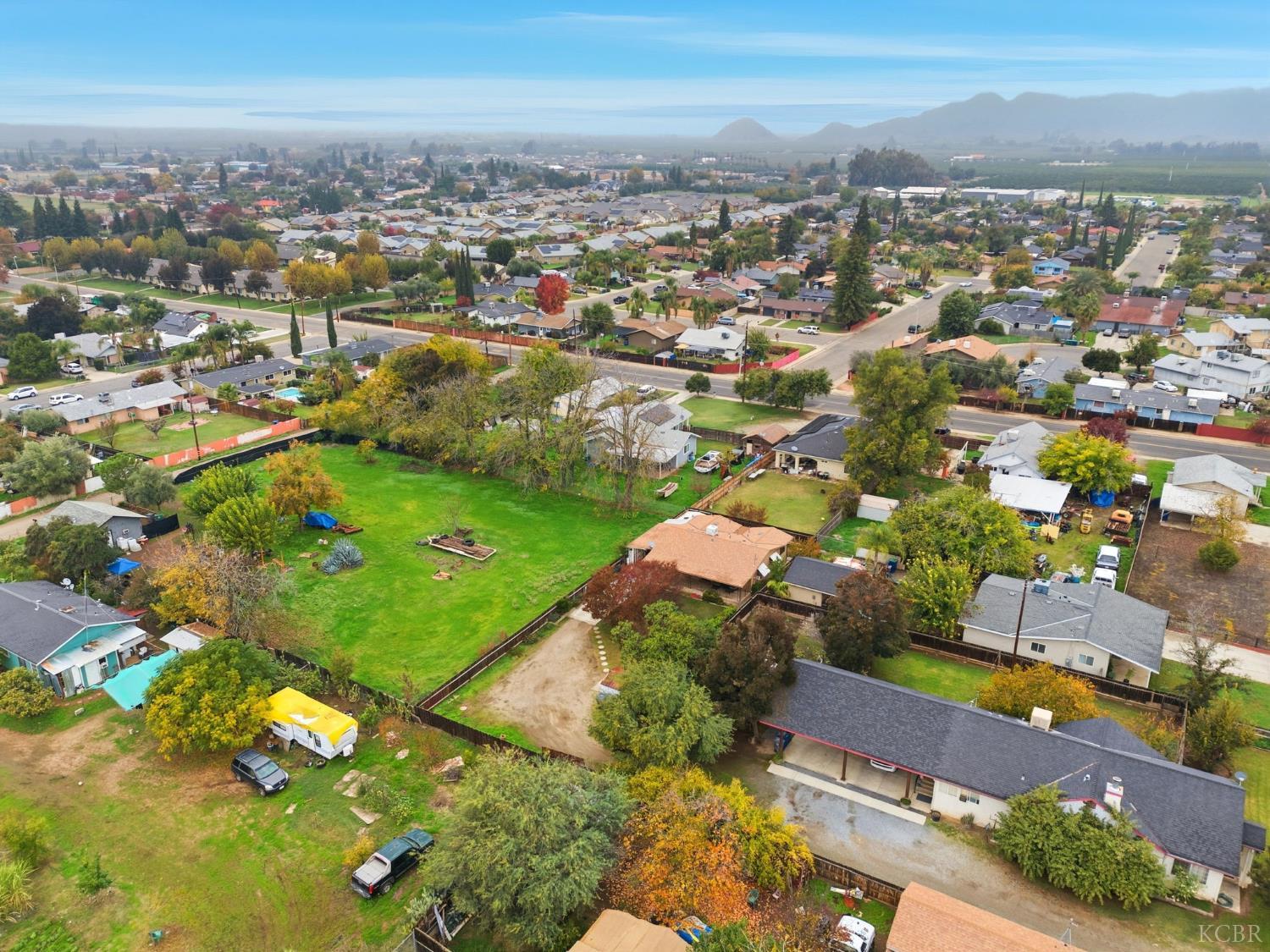 469 Pomgranate St, Woodlake, CA 93286