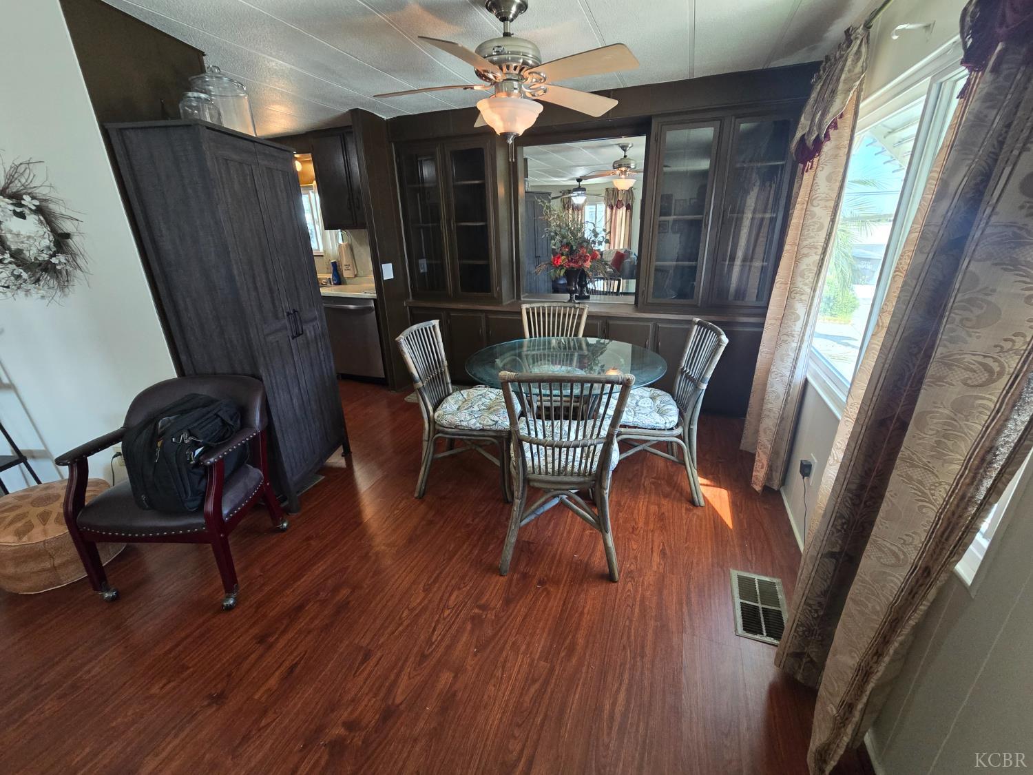 1255 W Grangeville SP 76 Blvd, Hanford, CA 93230