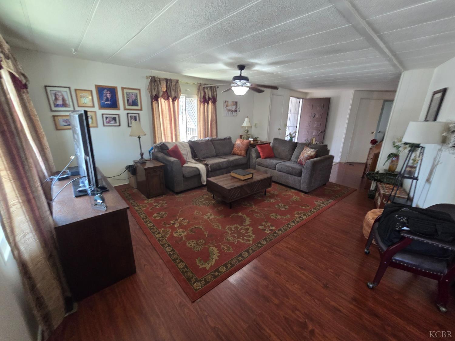 1255 W Grangeville SP 76 Blvd, Hanford, CA 93230