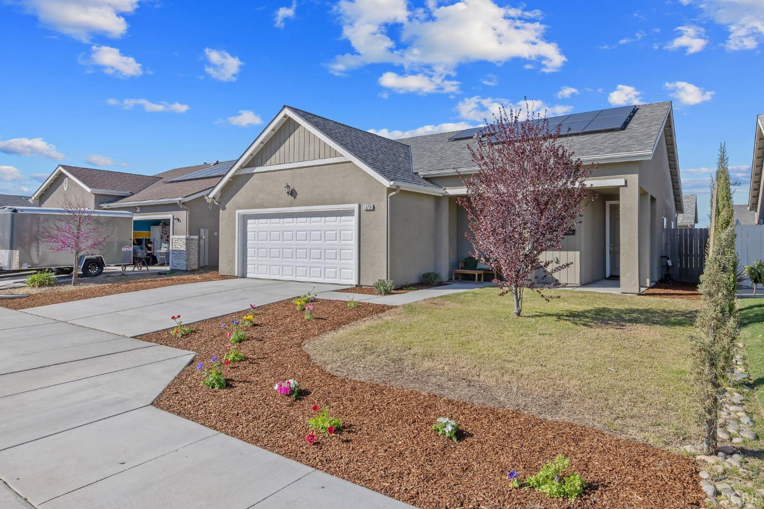 13756 Alyssum Way, Armona, CA 93202