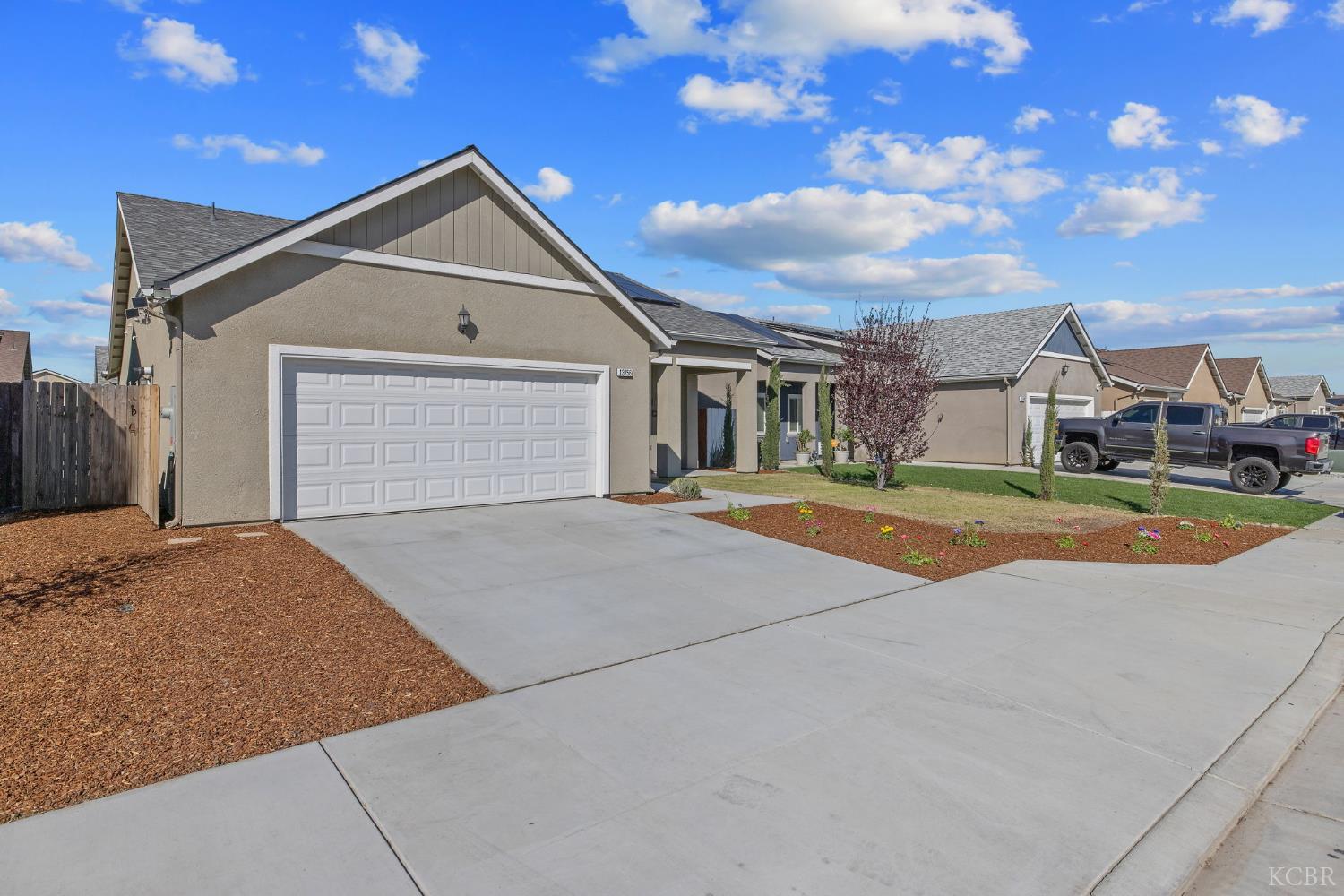 13756 Alyssum Way, Armona, CA 93202