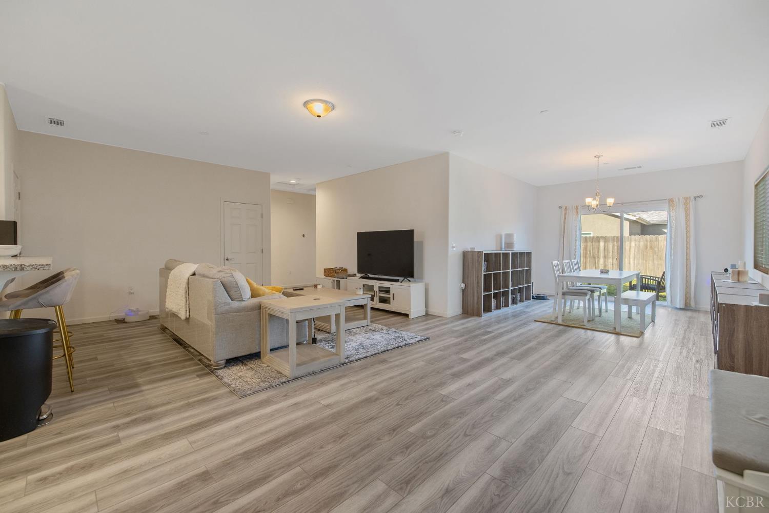 13756 Alyssum Way, Armona, CA 93202