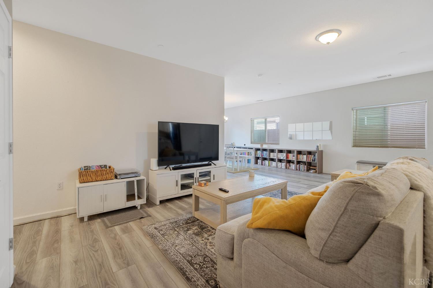 13756 Alyssum Way, Armona, CA 93202