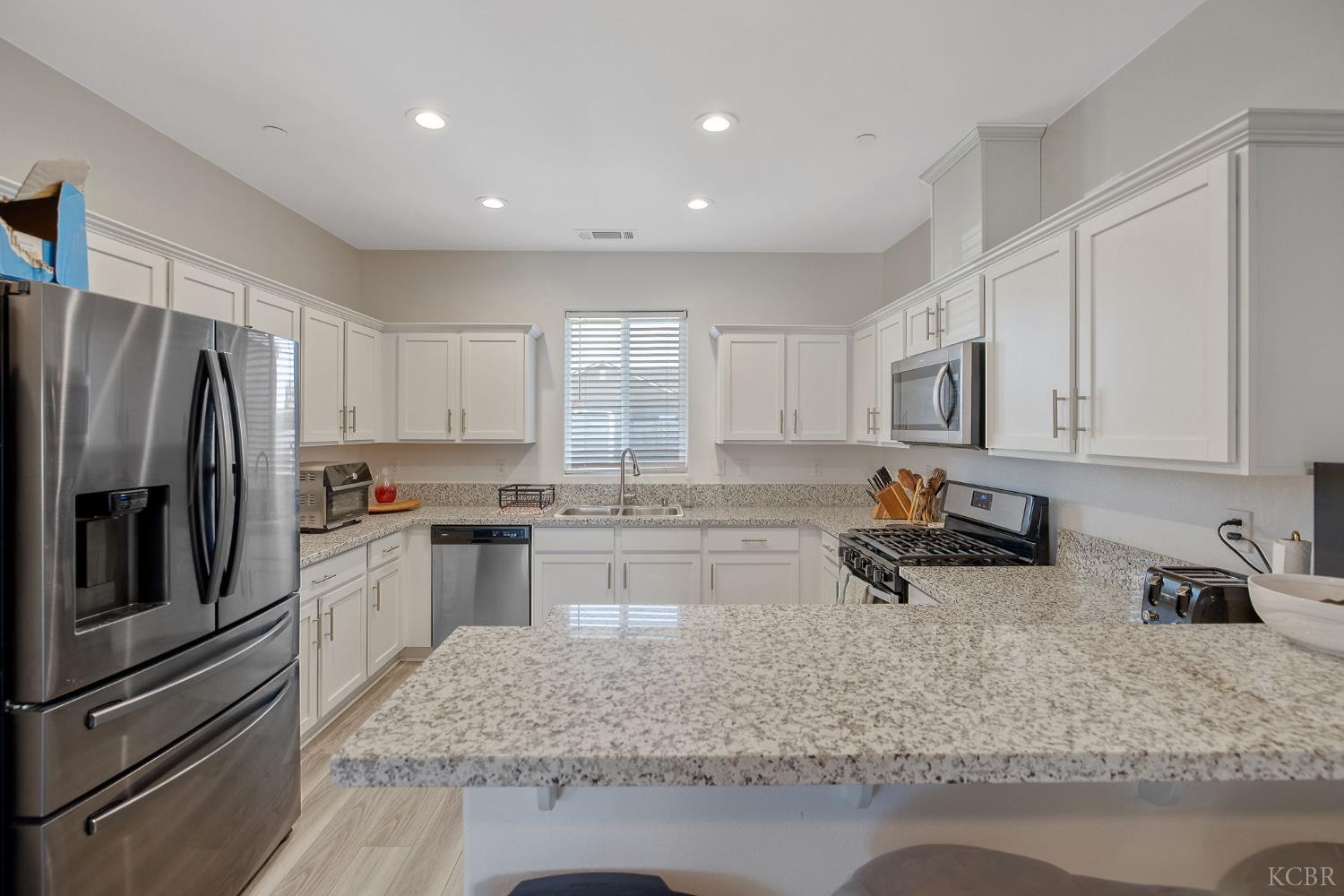 13756 Alyssum Way, Armona, CA 93202