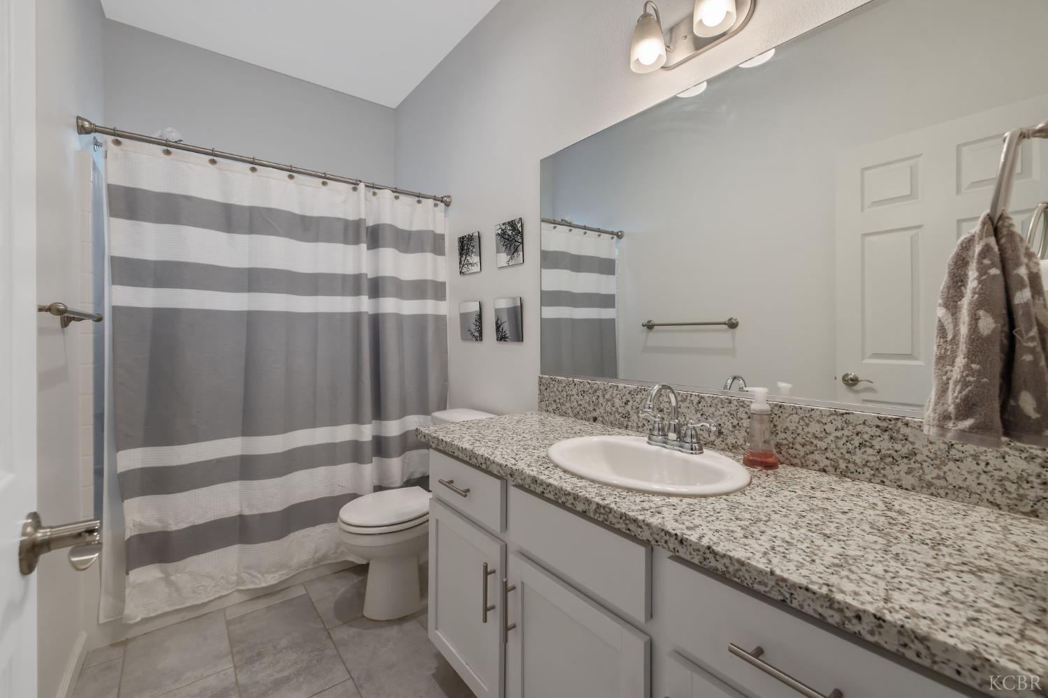 13756 Alyssum Way, Armona, CA 93202