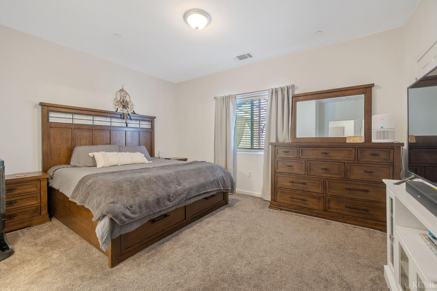 13756 Alyssum Way, Armona, CA 93202