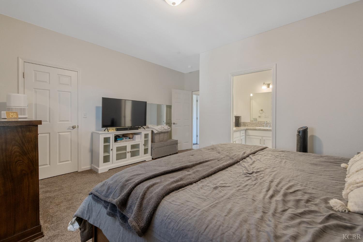 13756 Alyssum Way, Armona, CA 93202