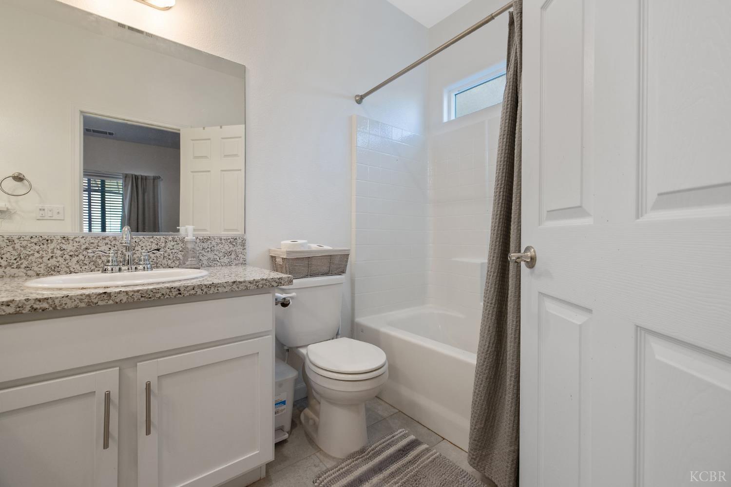 13756 Alyssum Way, Armona, CA 93202