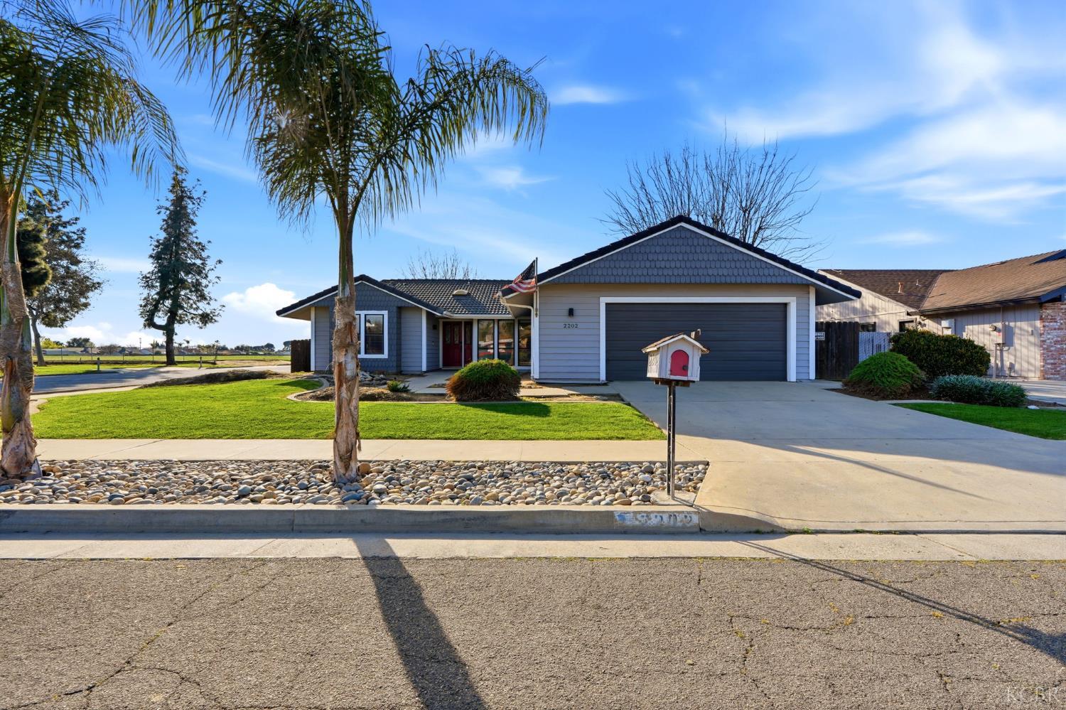 2202 Zion Way, Hanford, CA 93230
