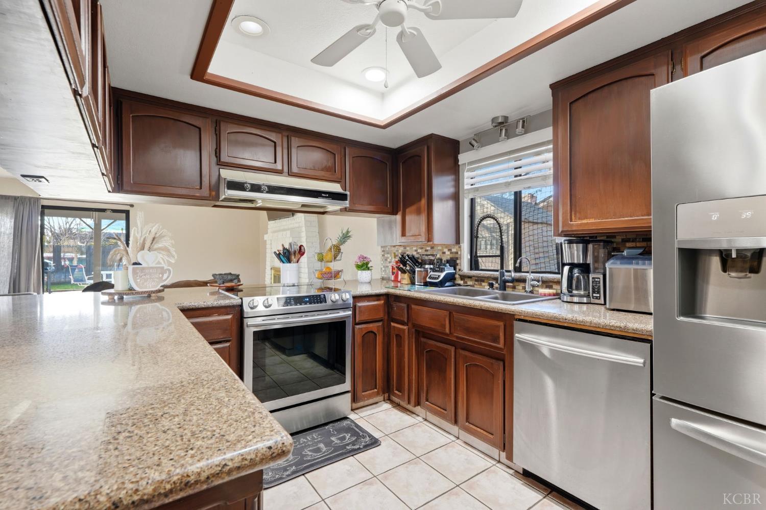 2202 Zion Way, Hanford, CA 93230