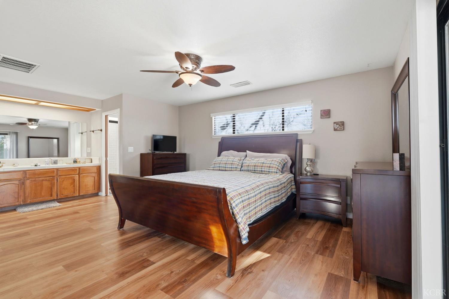 2202 Zion Way, Hanford, CA 93230