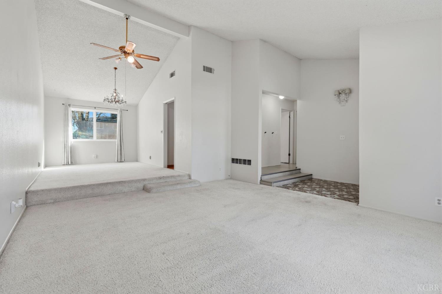 831 Redwood Ln, Lemoore, CA 93245