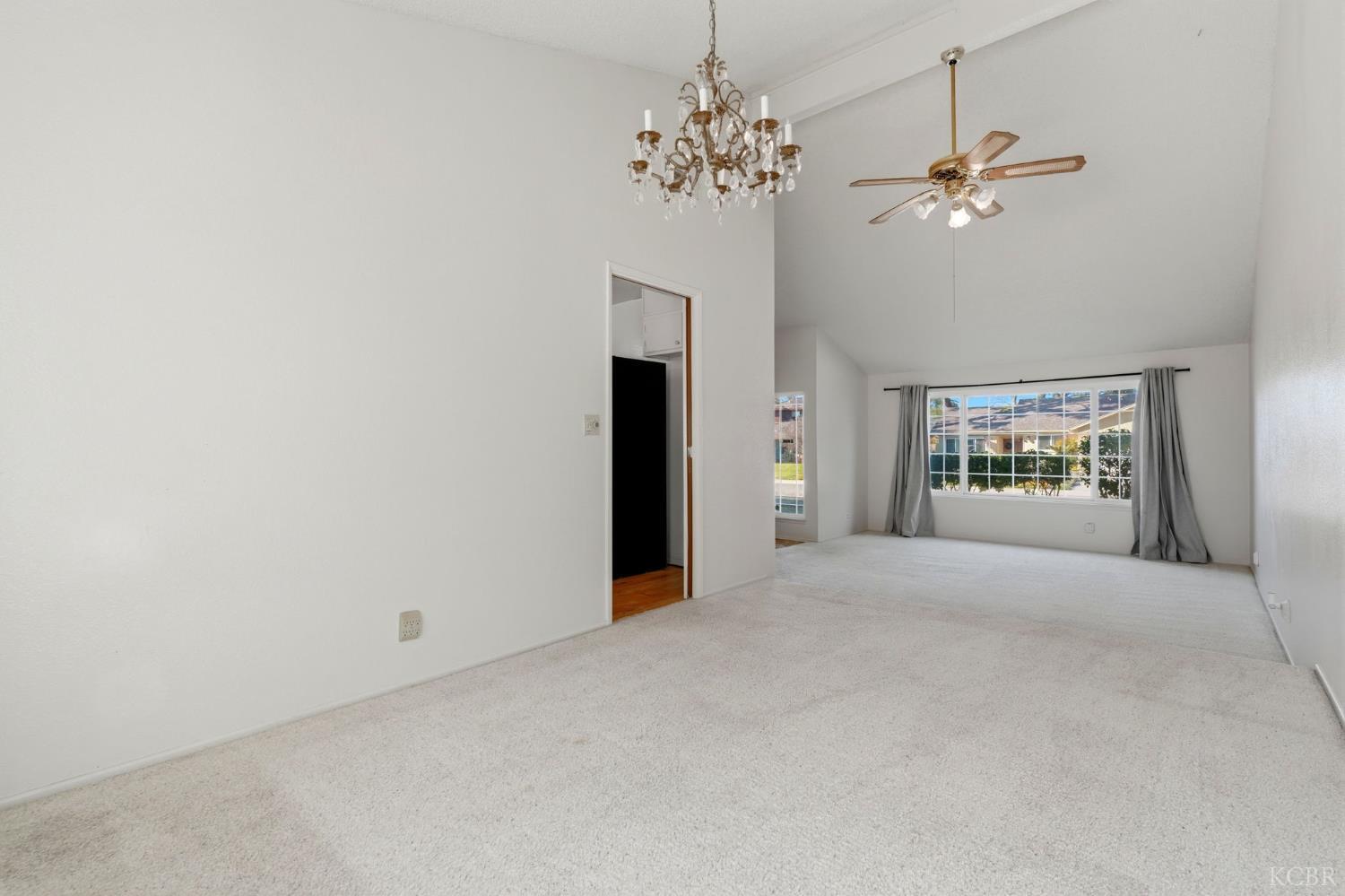 831 Redwood Ln, Lemoore, CA 93245